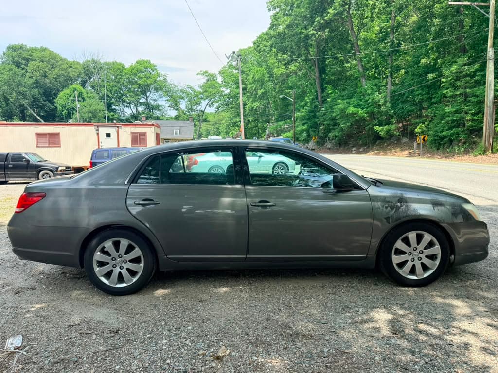 2005 Toyota Avalon XL